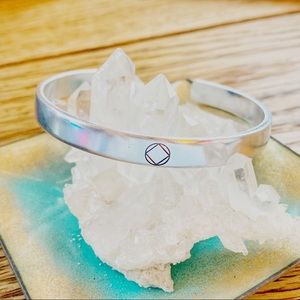 🆕 Women’s Narcotics Anonymous Sobriety Recovery Clean Date Cuff Bracelet